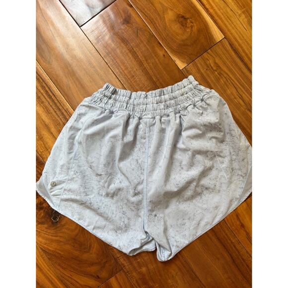 Lululemon Speed Up Shorts - Size 6 - Light Silver Speckle Print - Built-in Liner - Picture 2 of 5